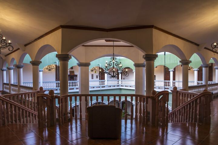 Ballroom/Hall 64 of 82