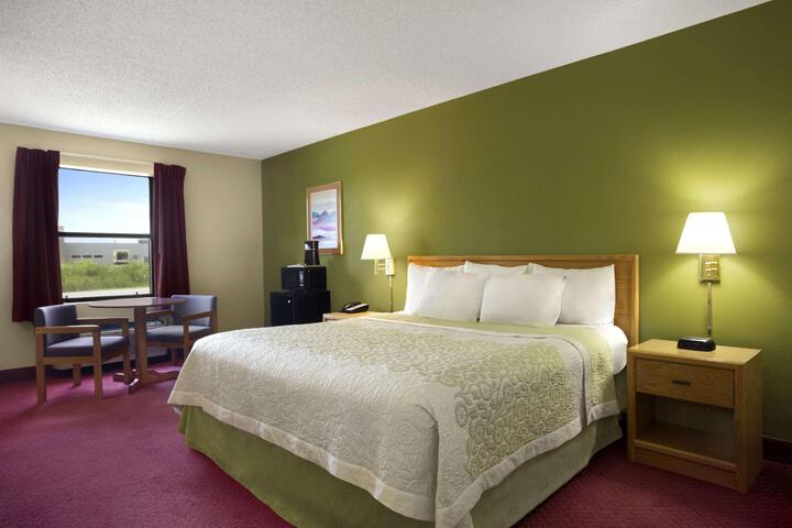 1 King Bed (2 of 2)