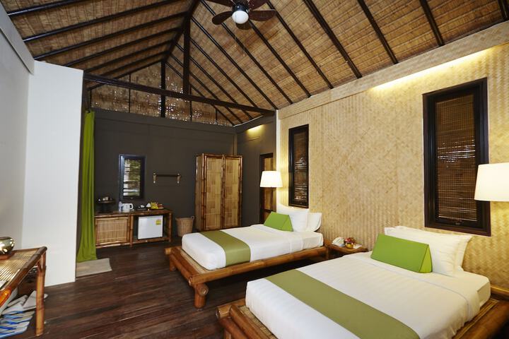 Room 4 of 94