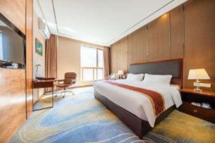 Room 10 of 11