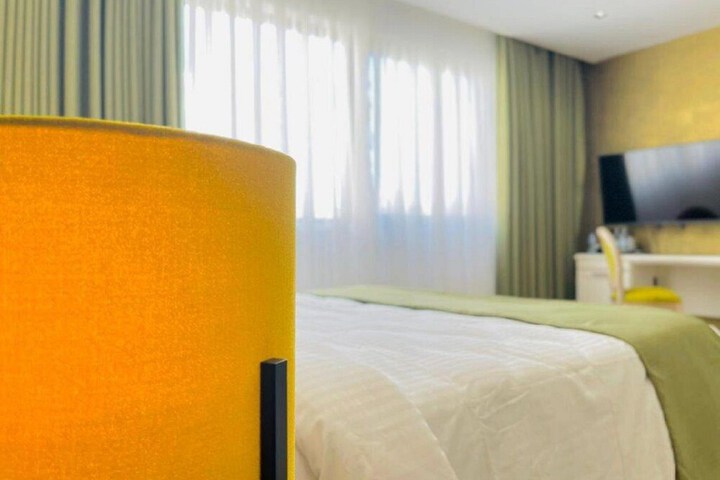 Room 25 of 67