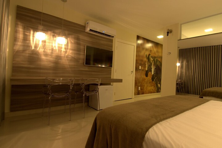Room 9 of 37