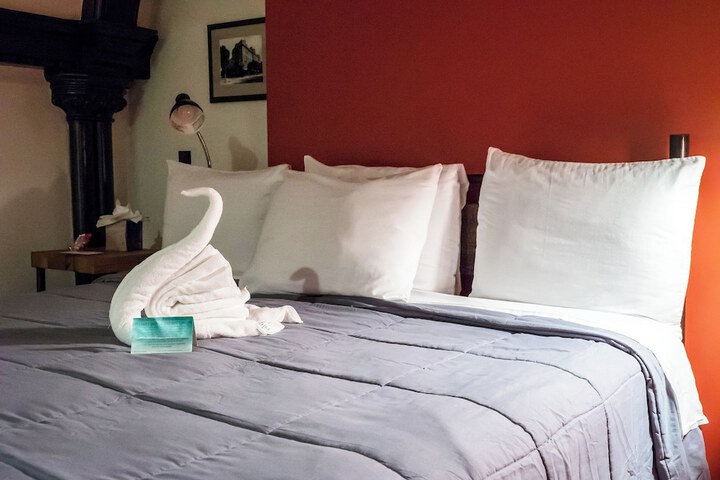 Room 102 of 212