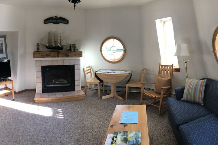 Room 51 of 146