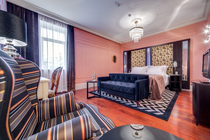 Room 14 of 66