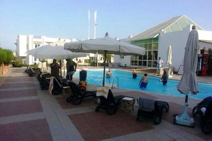 Hotel Pool