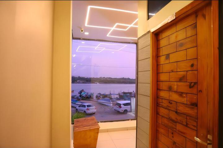 Hotel Annai bay