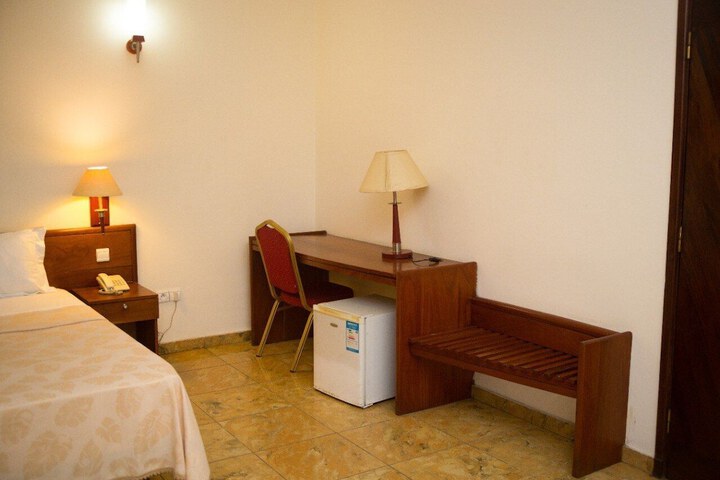 Room 11 of 18