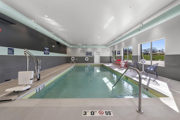 Pool 28 of 39
