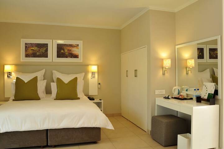 Room 14 of 220