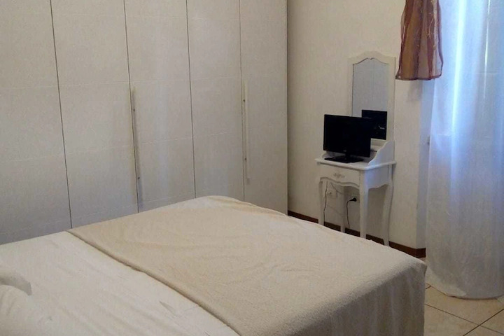 Room 2 of 7