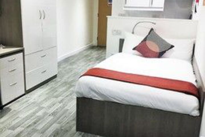 Room 16 of 34