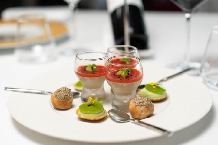 Dining 49 of 75