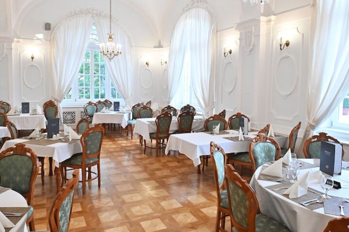 Dining 71 of 102