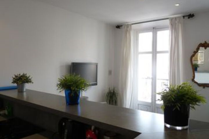 Room 10 of 18