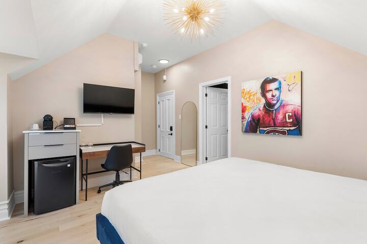 Room 28 of 83