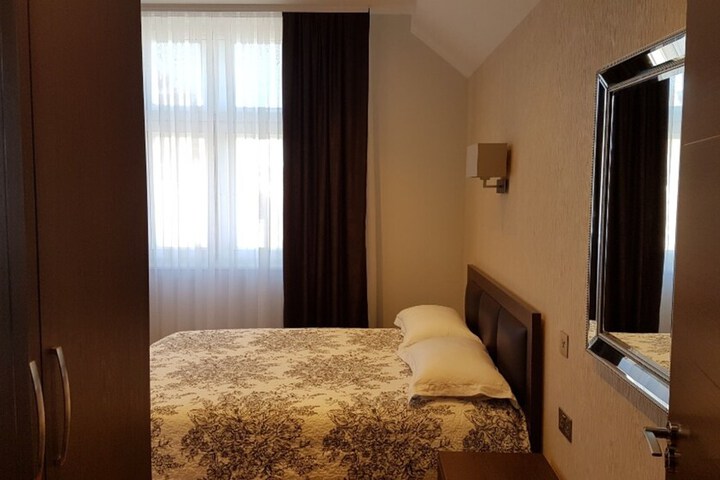 Room 12 of 57