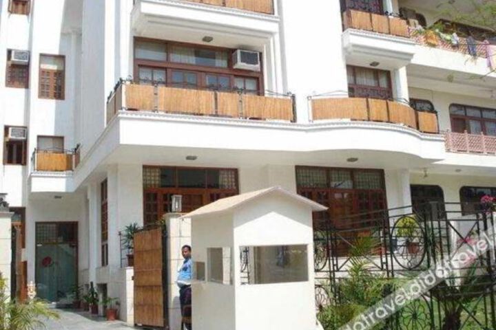 Astoria Plazza DLF Phase - 1