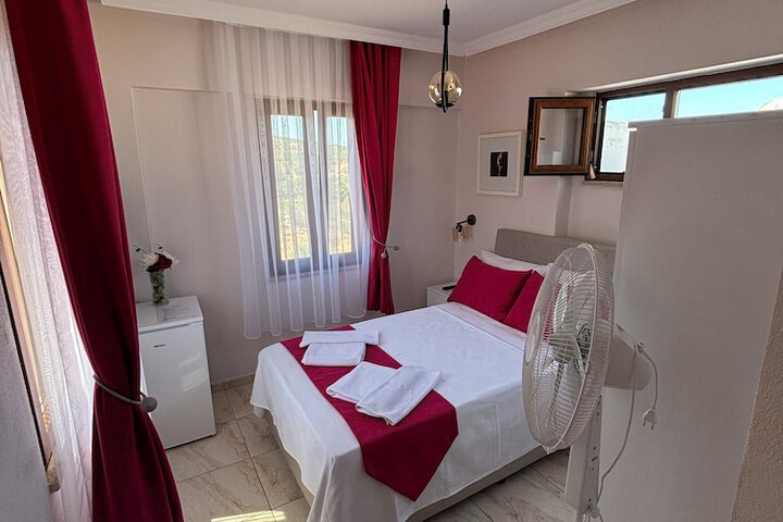Room 28 of 108