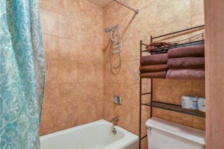Room 5 of 27