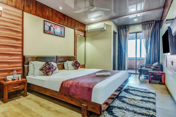 Room 9 of 26