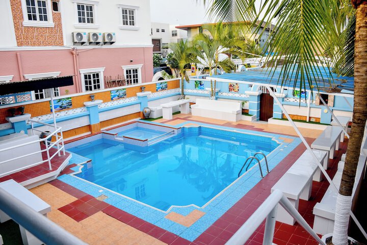 Pool 17 of 28