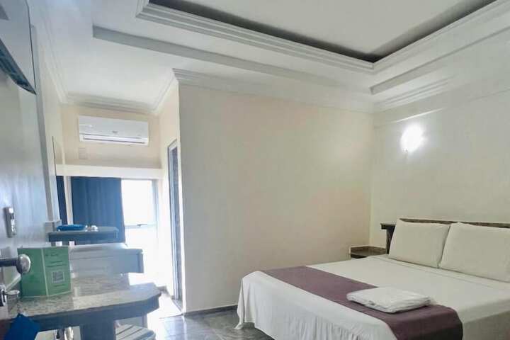Room 12 of 40