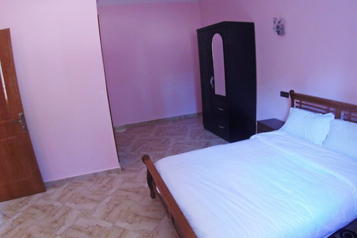 Room 13 of 48