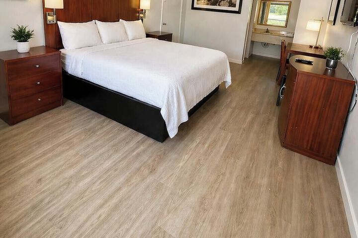 American Inn and Suites
