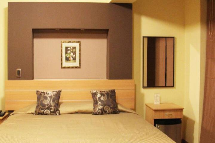 Room 32 of 53
