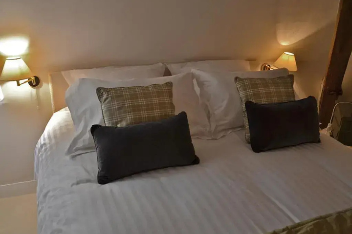 guest_rooms