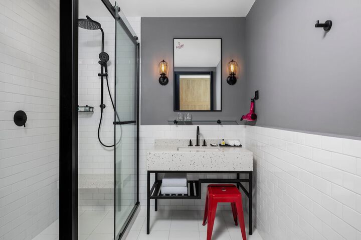 Room 25 of 36