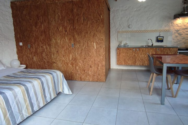 Room 13 of 44