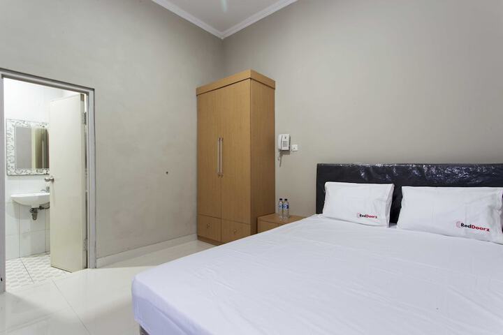 Room 5 of 30
