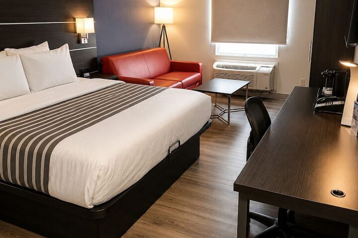 Room 26 of 106