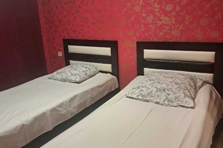 Room 5 of 9