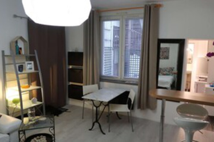 Room 16 of 19