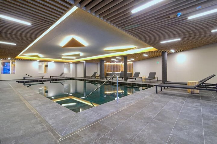 Pool Hotel