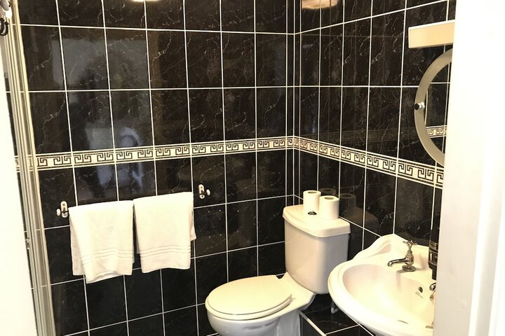 Room 26 of 39