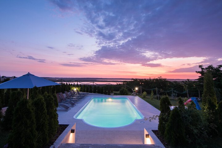 House With 2 Bedrooms in Somova With Pool Access, Furnished Garden and Wifi