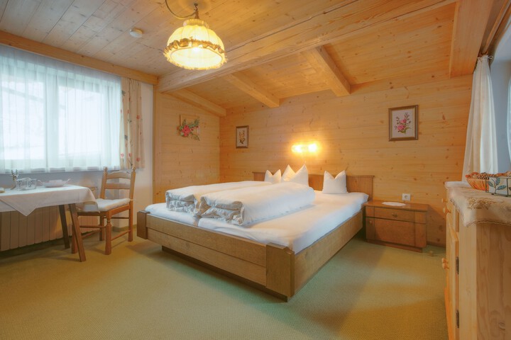Room 4 of 39
