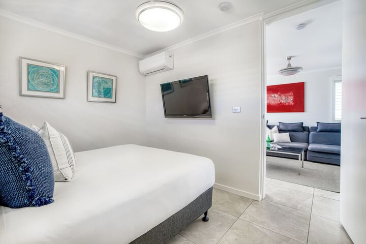 Room 12 of 190