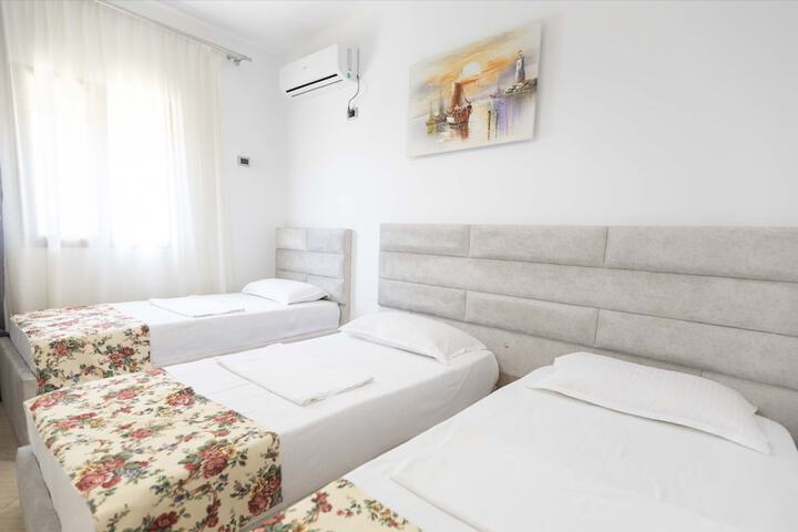 Room 44 of 131