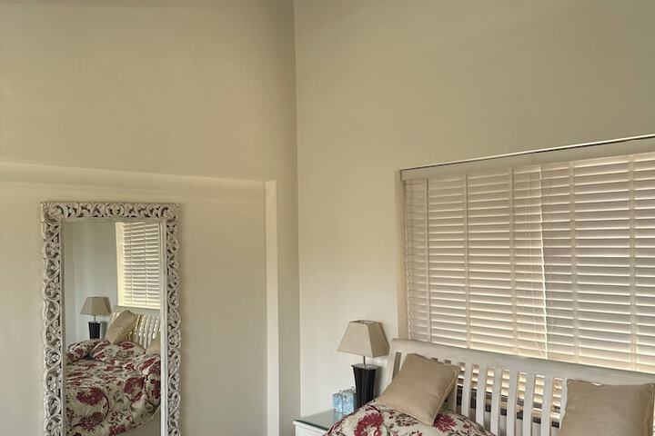 Luxsugero Penthouse Kaichidham