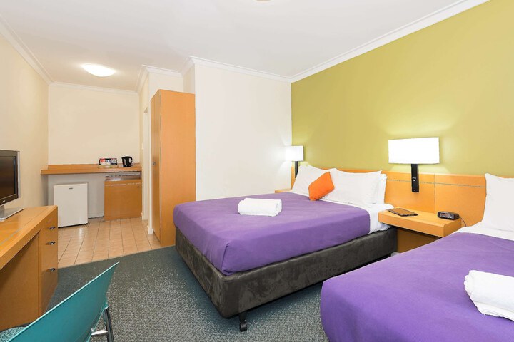 Room 11 of 35