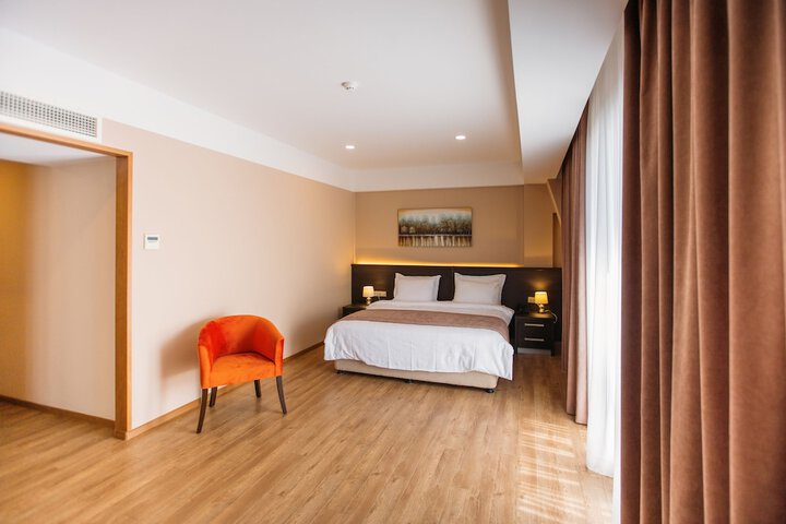 Room 3 of 47