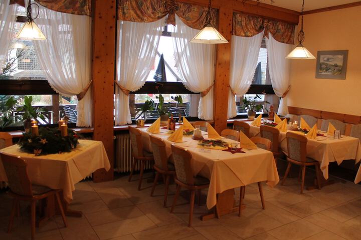 Dining 22 of 44