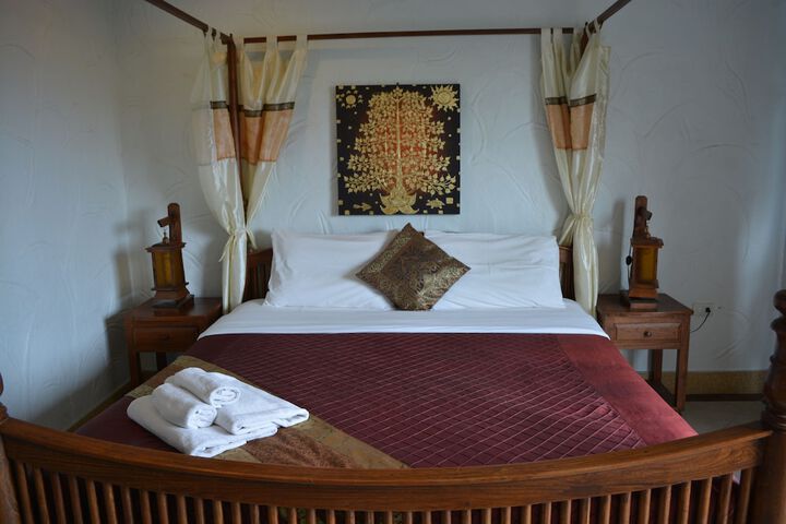 Room 16 of 46