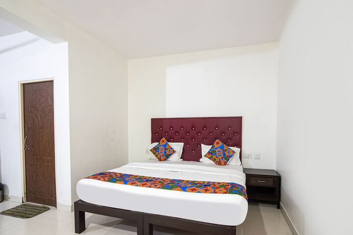 Room 15 of 32