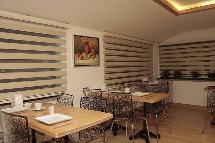 Breakfast area